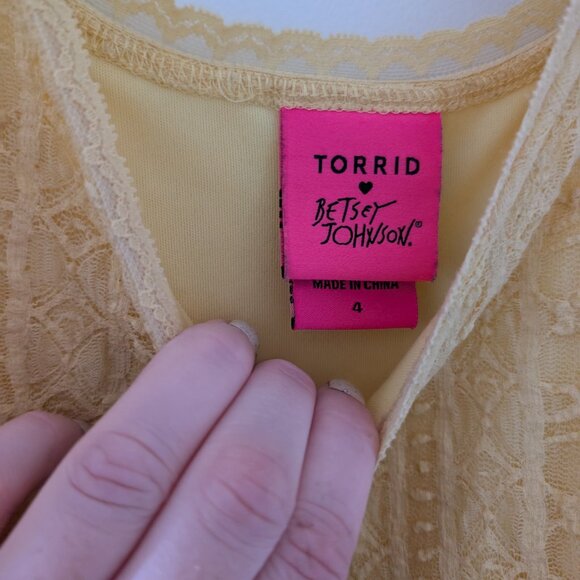 Betsey Johnson X TORRID ElYellow Lace Dress - Picture 4 of 5